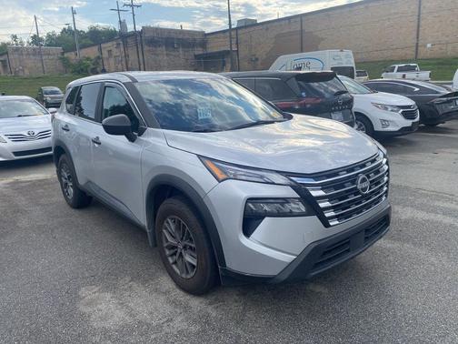 Brilliant Silver Metallic 2025 Nissan Rogue S
