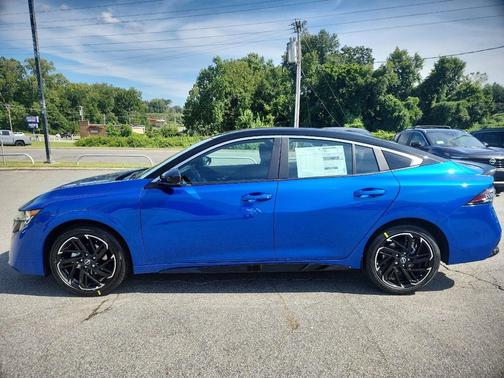 Blstn Prl/Super 2027 Nissan Sentra SR