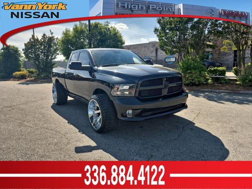 Brilliant Black Crystal Pearlcoat 2016 RAM 1500 Tradesman/Express
