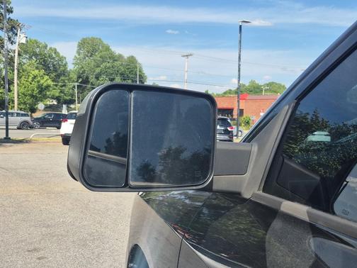 Brilliant Black Crystal Pearlcoat 2016 RAM 1500 Tradesman/Express