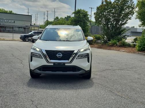 Pearl White Tricoat 2022 Nissan Rogue SV