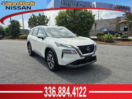 Pearl White Tricoat 2022 Nissan Rogue SV