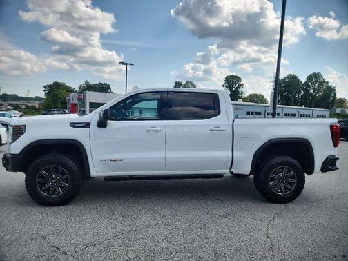 Summit White 2024 GMC Sierra 1500 AT4X