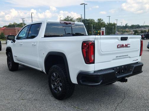 Summit White 2024 GMC Sierra 1500 AT4X