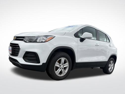 Summit White 2017 Chevrolet Trax LS