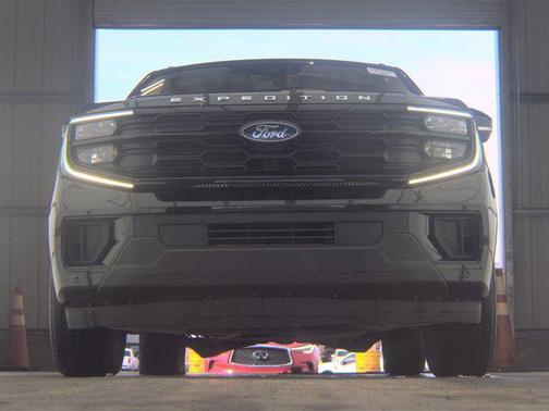 Agate Black Metallic 2025 Ford Expedition Max Active 4x4