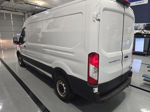 2022 Ford Transit-250 Base