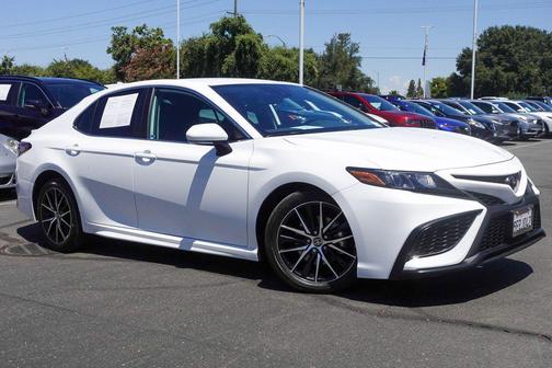 2023 Toyota Camry SE