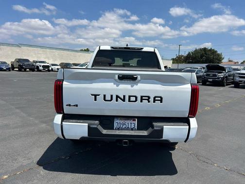 Ice Cap 2023 Toyota Tundra SR5