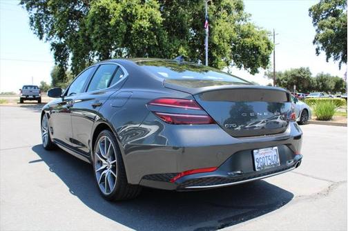 2023 Genesis G70 2.0T RWD