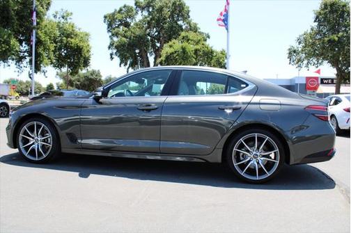 2023 Genesis G70 2.0T RWD