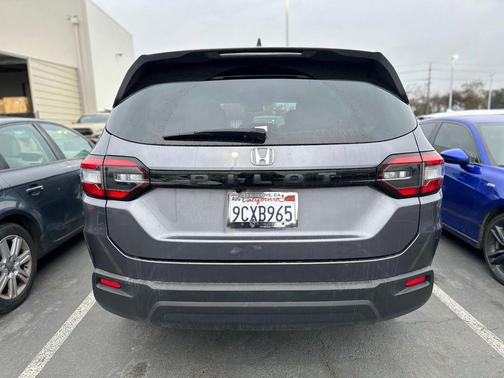 2023 Honda Pilot 2WD LX