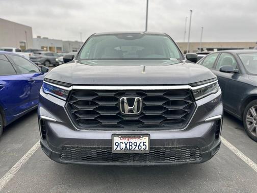 2023 Honda Pilot 2WD LX