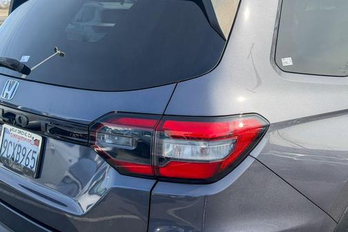 2023 Honda Pilot 2WD LX