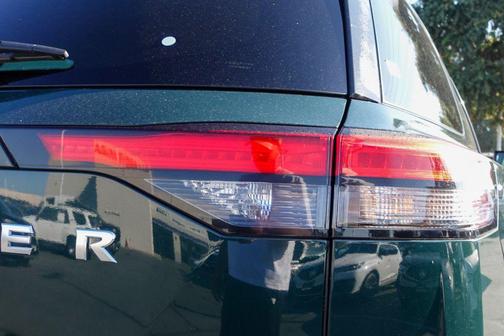 2022 Nissan Pathfinder Platinum 2WD