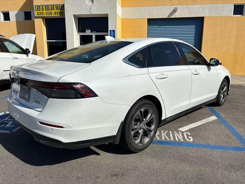 Platinum White Pearl 2024 Honda Accord Hybrid EX-L