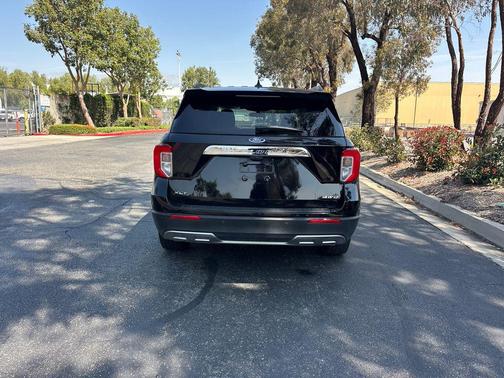 Agate Black Metallic 2022 Ford Explorer XLT
