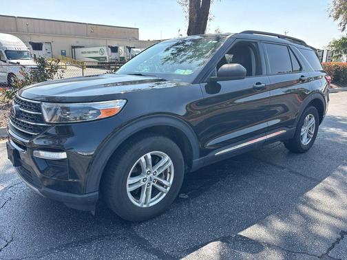 Agate Black Metallic 2022 Ford Explorer XLT