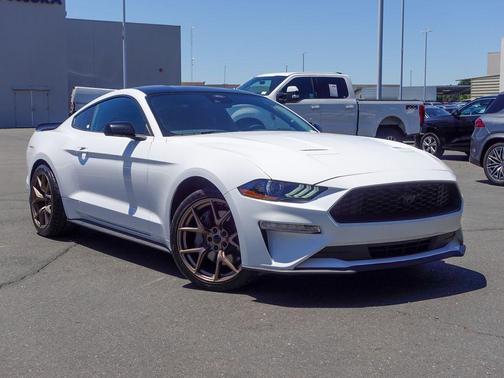 Oxford White 2022 Ford Mustang EcoBoost