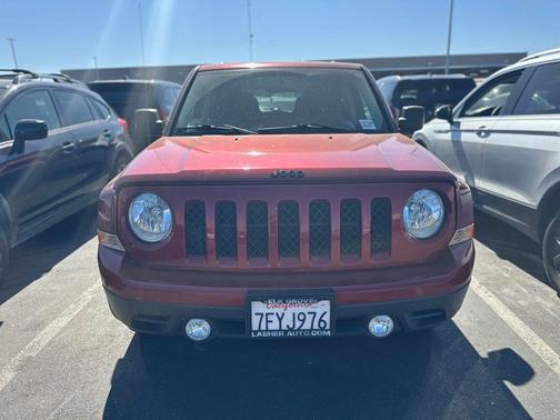 Deep Cherry Red Crystal Pearlcoat 2014 Jeep Patriot Altitude