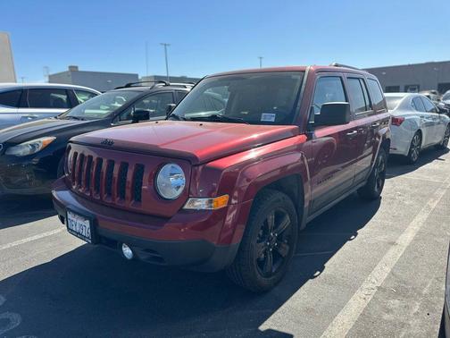 Deep Cherry Red Crystal Pearlcoat 2014 Jeep Patriot Altitude