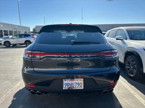 2021 Porsche Macan Base