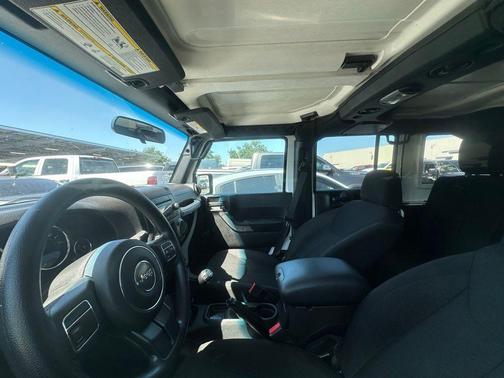 Bright White Clearcoat 2016 Jeep Wrangler Unlimited Sport