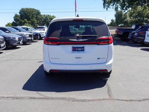 Bright White Clearcoat 2024 Chrysler Pacifica Hybrid Select