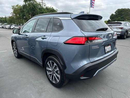 Celestite 2022 Toyota Corolla Cross XLE