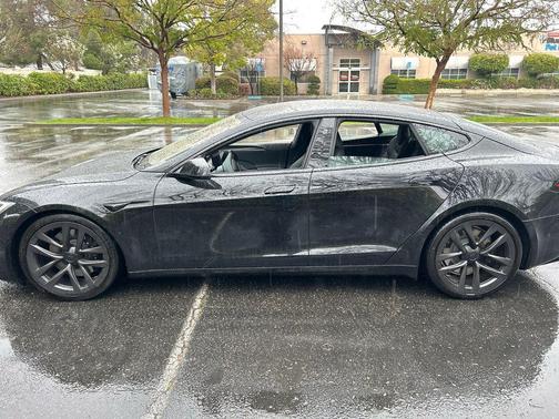2023 Tesla Model S Plaid