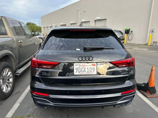 2022 Audi Q3 45 S line Premium
