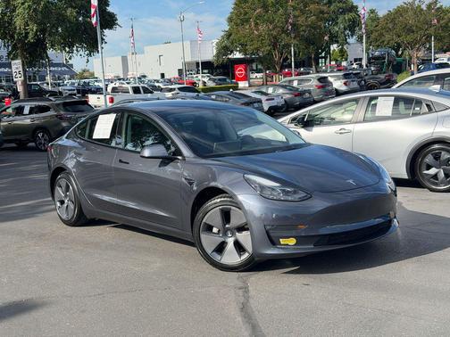 Midnight Silver Metallic 2022 Tesla Model 3 Long Range