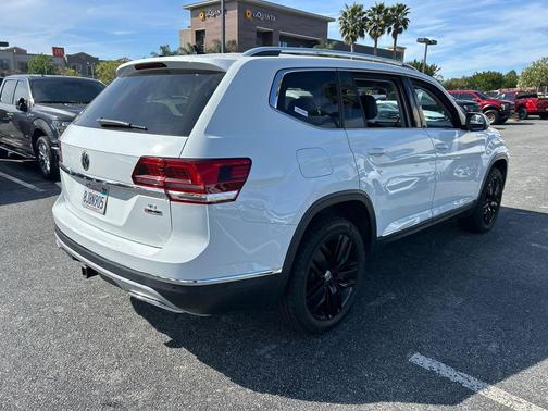 Pure White 2019 Volkswagen Atlas 3.6L SEL Premium