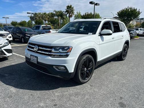 Pure White 2019 Volkswagen Atlas 3.6L SEL Premium