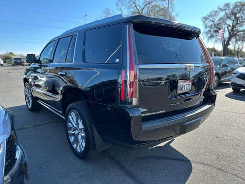 2019 Cadillac Escalade Platinum