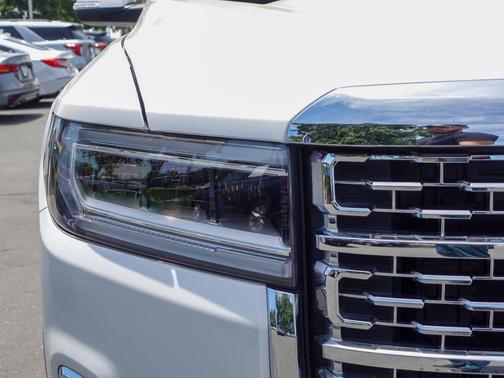 White Frost Tricoat 2022 GMC Acadia Denali