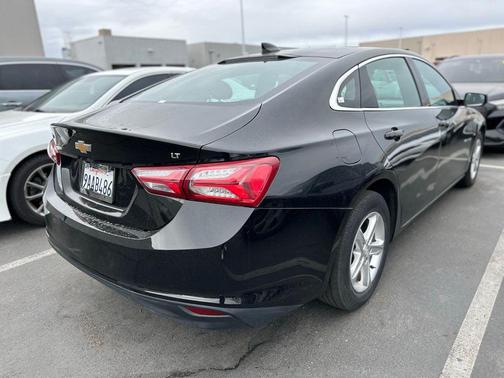 2022 Chevrolet Malibu FWD LT