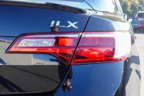 2017 Acura ILX Premium & A-SPEC Packages