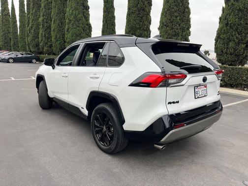 Midnight Black Metallic 2023 Toyota RAV4 Hybrid SE