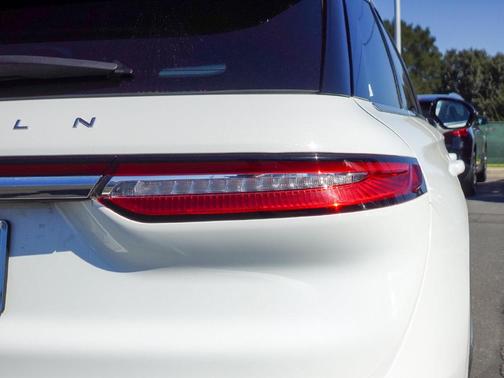 Pristine White Metallic Tri-Coat 2022 Lincoln Corsair Reserve