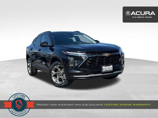 Mosaic Black Metallic 2025 Chevrolet Trax LT