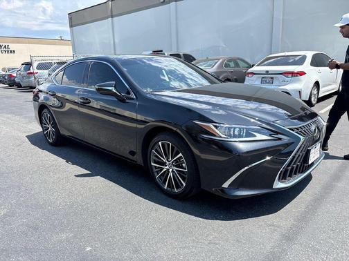 Caviar 2025 Lexus ES 300h Base