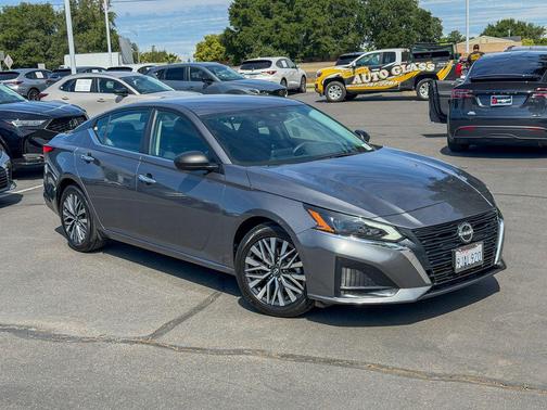 Gun Metallic 2024 Nissan Altima 2.5 SV