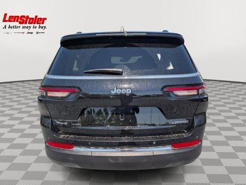Diamond Black Crystal Pearlcoat 2024 Jeep Grand Cherokee L Laredo
