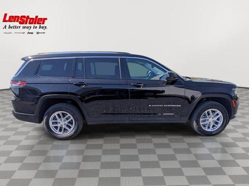 Diamond Black Crystal Pearlcoat 2024 Jeep Grand Cherokee L Laredo
