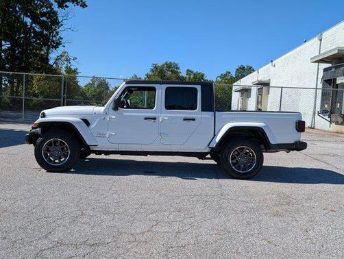 2023 Jeep Gladiator Overland