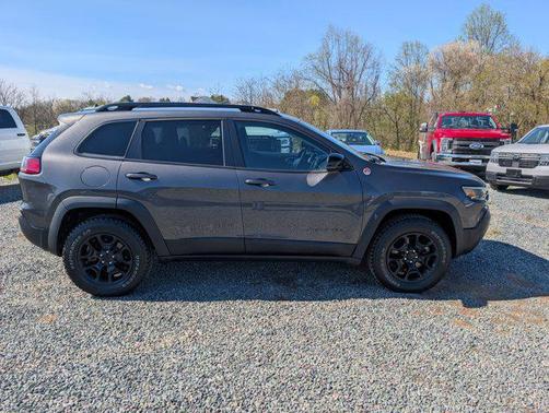 Granite Crystal Metallic Clearcoat 2022 Jeep Cherokee Trailhawk