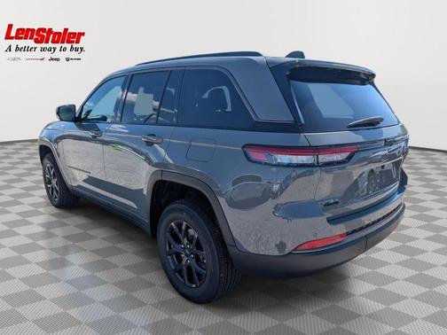 Sting-Gray Clearcoat 2027 Jeep Grand Cherokee Altitude