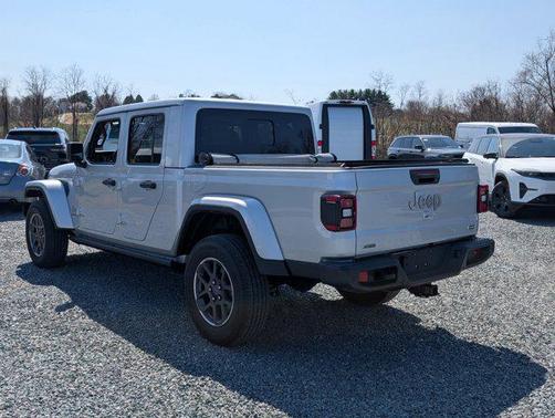 2022 Jeep Gladiator Overland
