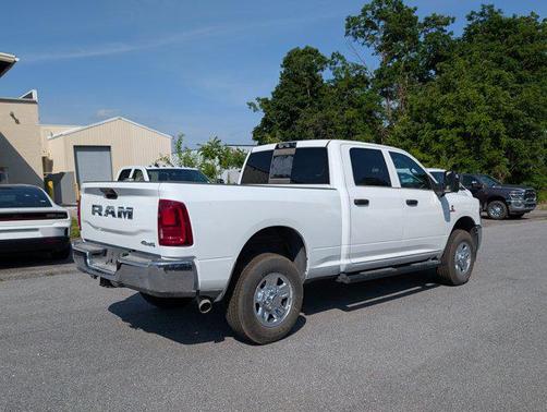 2025 RAM 2500 Tradesman Crew Cab 4x4 6'4' Box